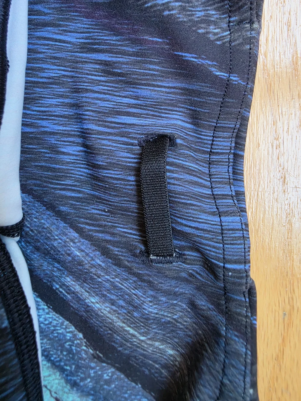 Lululemon Abstract Print Leggings Lux Material Black W/Blue, Teal & Magenta, Red - Picture 5 of 8